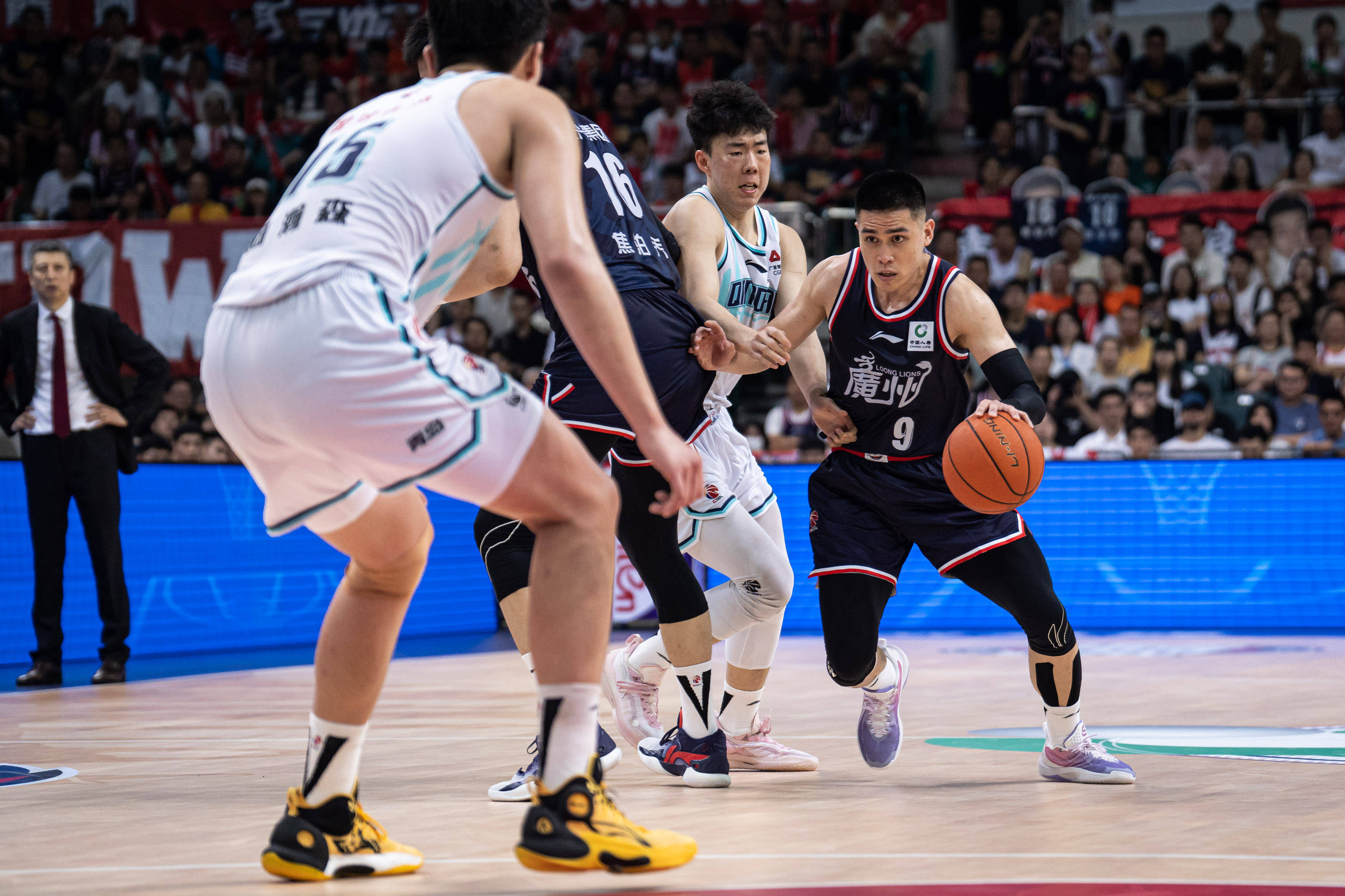 此次现身贝 此次现身贝